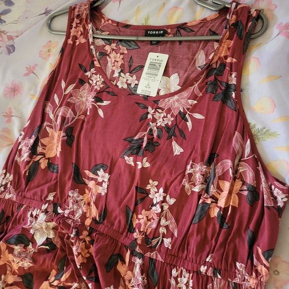 Torrid Red Floral Challis Babydoll Hi-Lo Tank Top - Picture 7 of 9